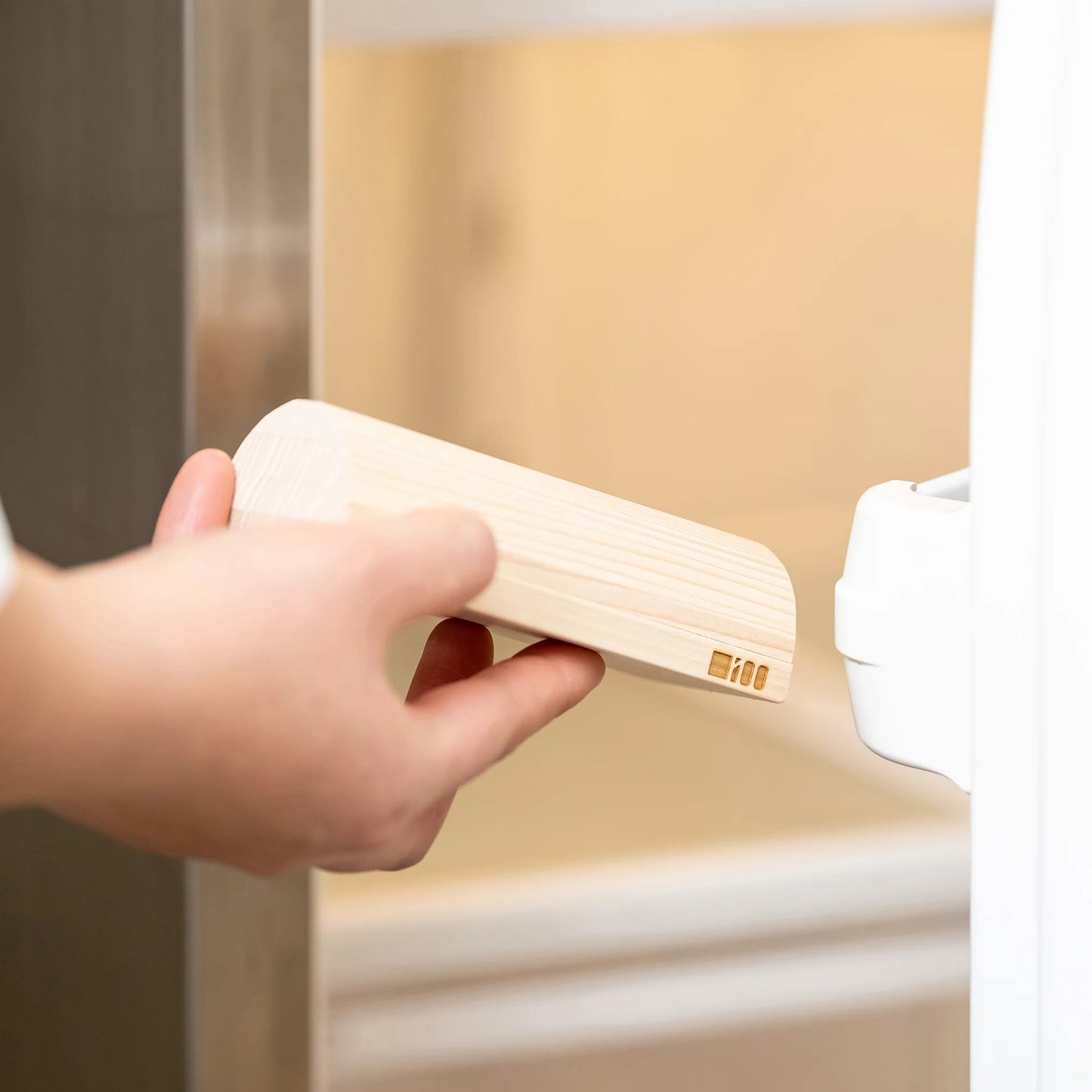 田中卒塔婆WORKS 消臭・防虫・調湿材(かまぼこ)