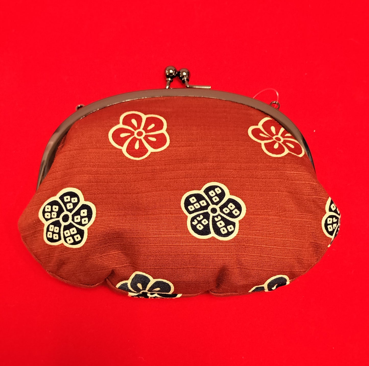 いせ辰 がま口(中)梅 エンジ