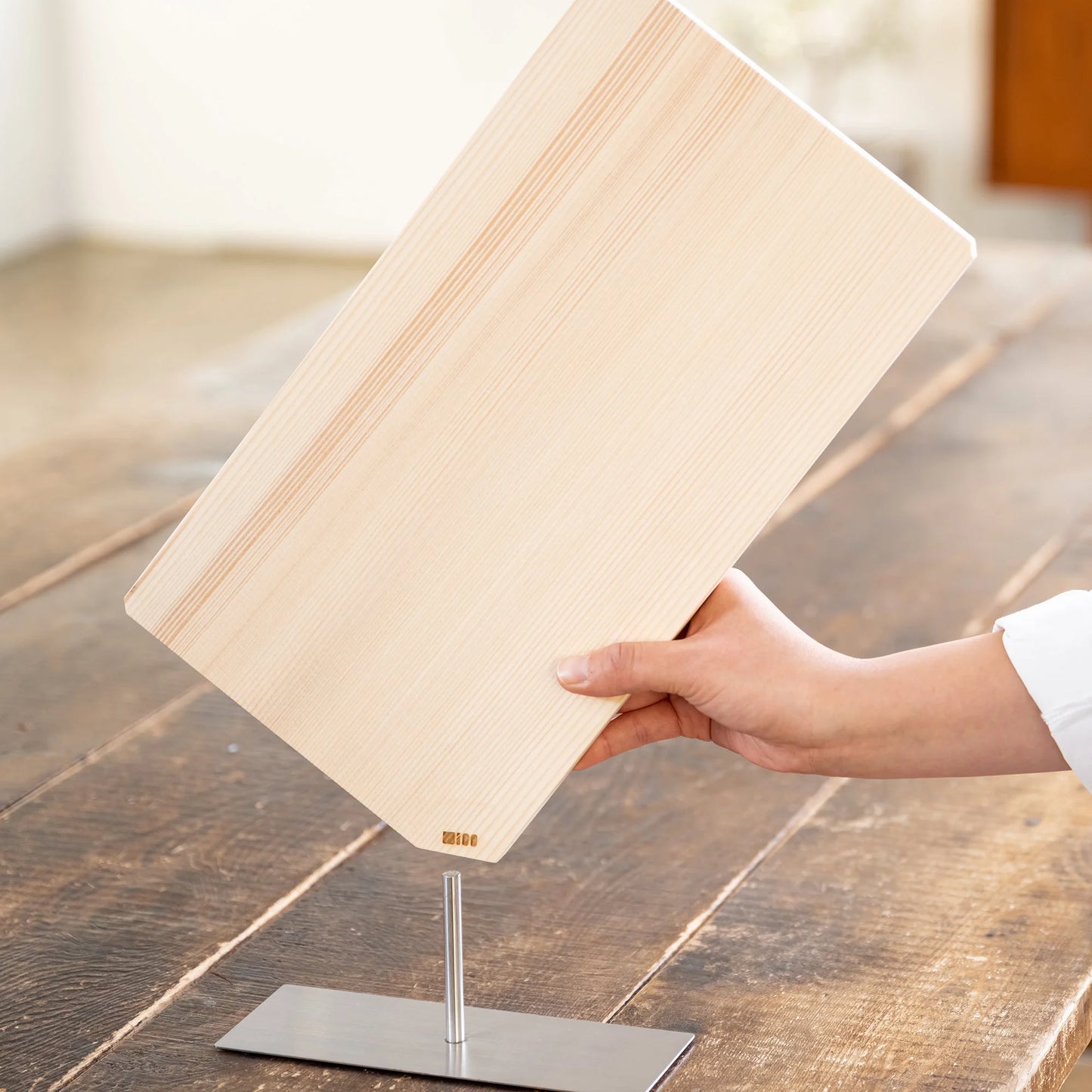 田中卒塔婆WORKS 水切りが早い衛生的なまな板