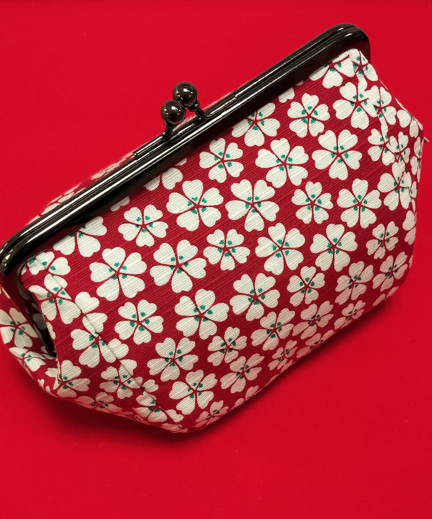 いせ辰 がま口(大)花散らし赤