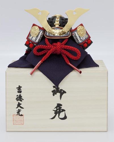 特製小型兜(桐箱入り)「大鍬形」8号 114669