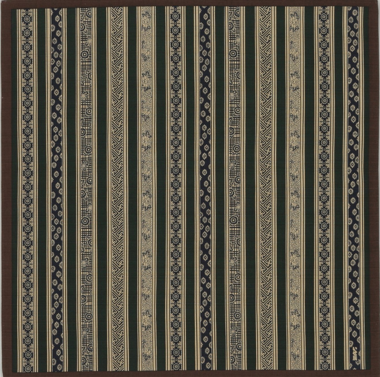 いせ辰 小風呂敷 50cm幅 縞小紋-紺