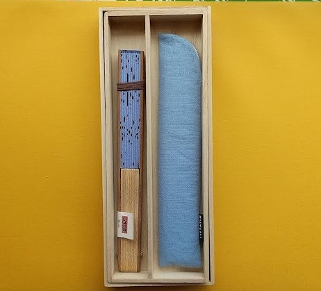 【完売御礼】いせ辰 千代紙柄扇子と扇子入れ(箱入り)扇子勝虫