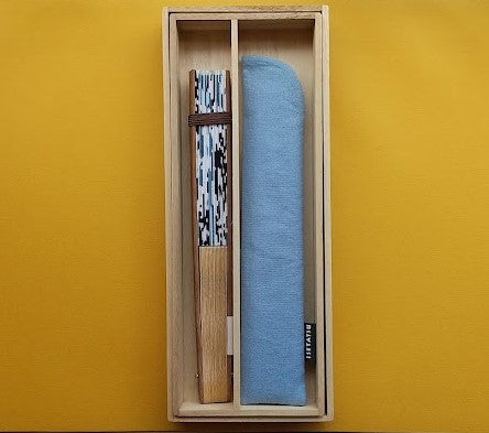 【在庫切れ】いせ辰 千代紙柄扇子と扇子入れ(箱入り)扇子荒磯