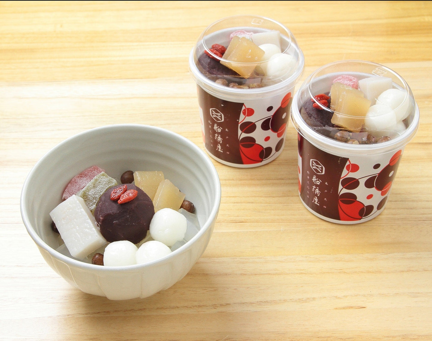 船橋屋 特製くず餅入白玉あんみつ(単品)