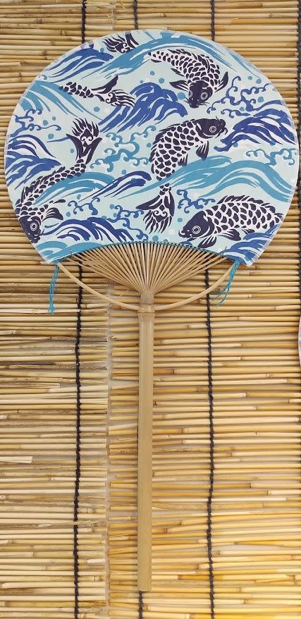 【今期完売御礼】いせ辰 うちわ 室町千代紙 長柄 荒磯紺