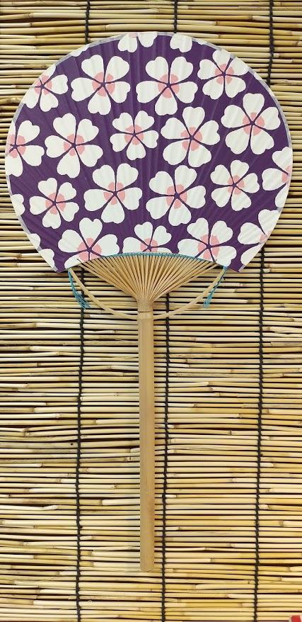 【販売期間終了】いせ辰 うちわ 室町千代紙 長柄 大桜紫