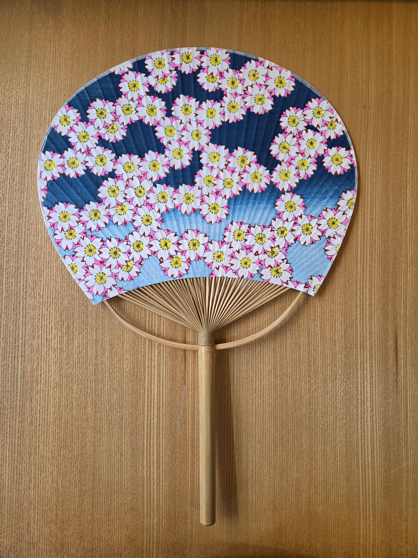 いせ辰　江戸柄 大判うちわ 夕桜