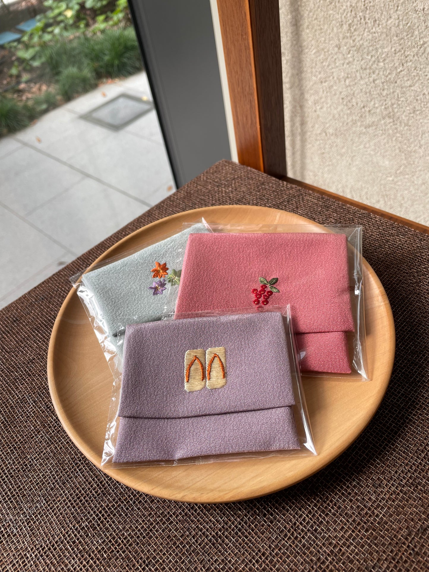 丁子屋　江戸刺繍小物入れ