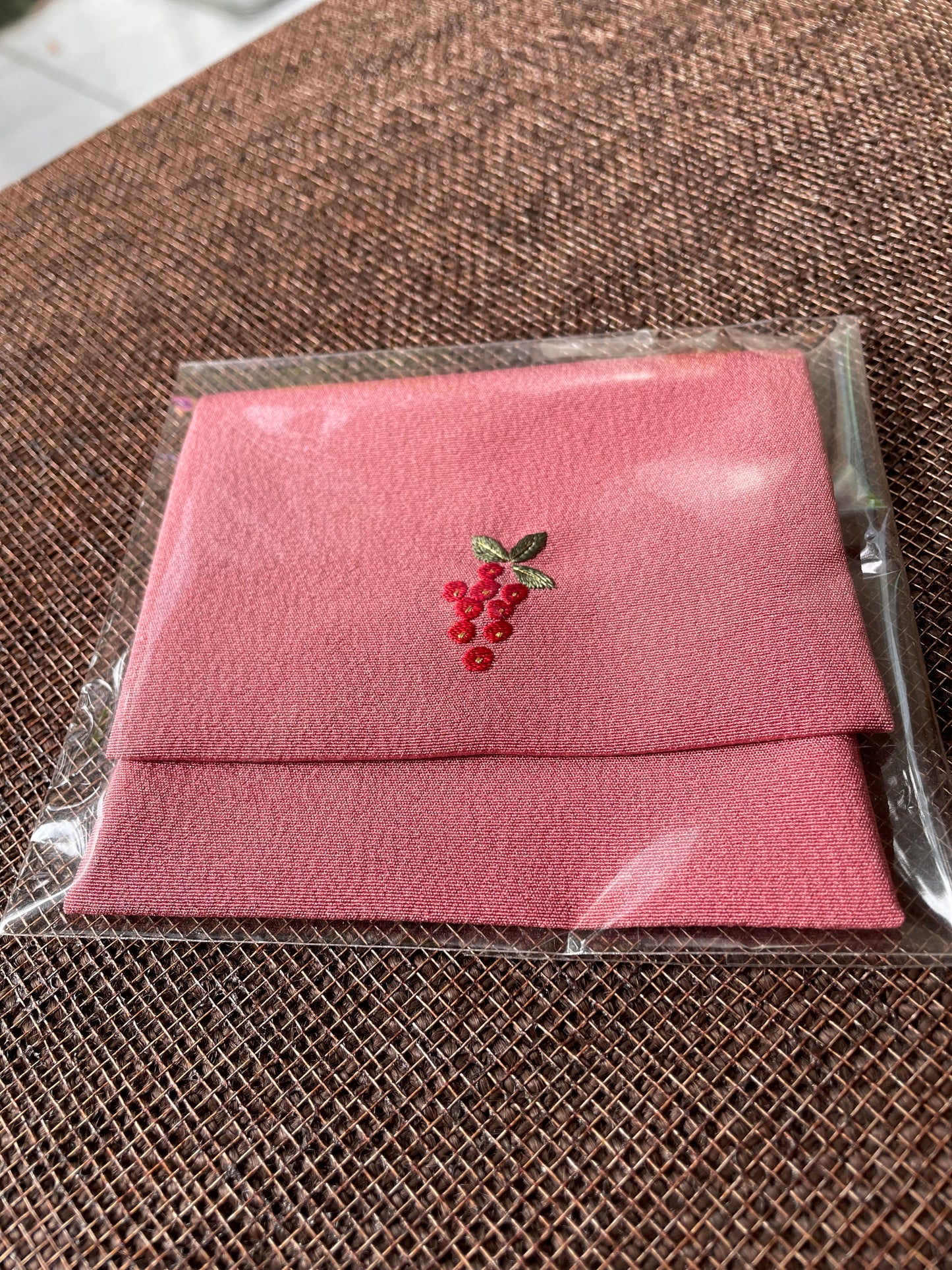 丁子屋　江戸刺繍小物入れ